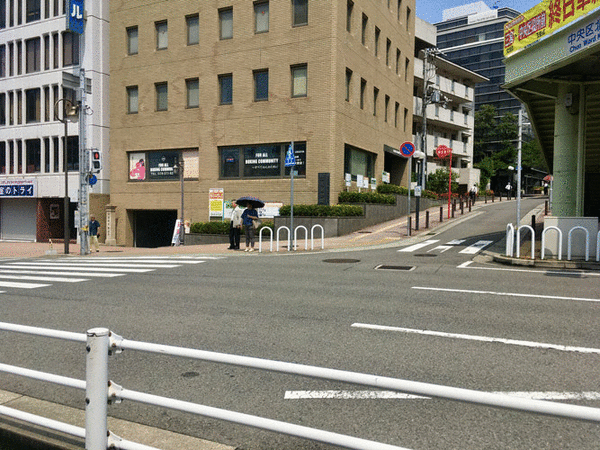 兵庫県庁方面へ向かう途中の横断歩道
